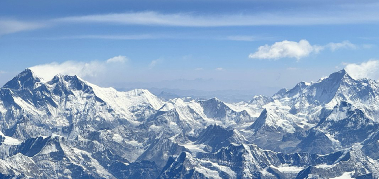 LA DEUDA PÚBLICA A NIVEL GLOBAL: ¿UN NUEVO EVEREST ECONÓMICO?